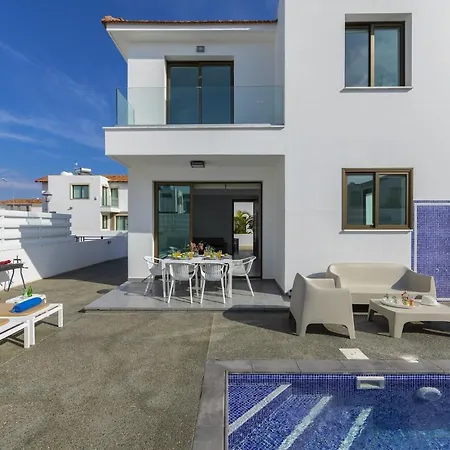 Levanda 30 * Paralimni